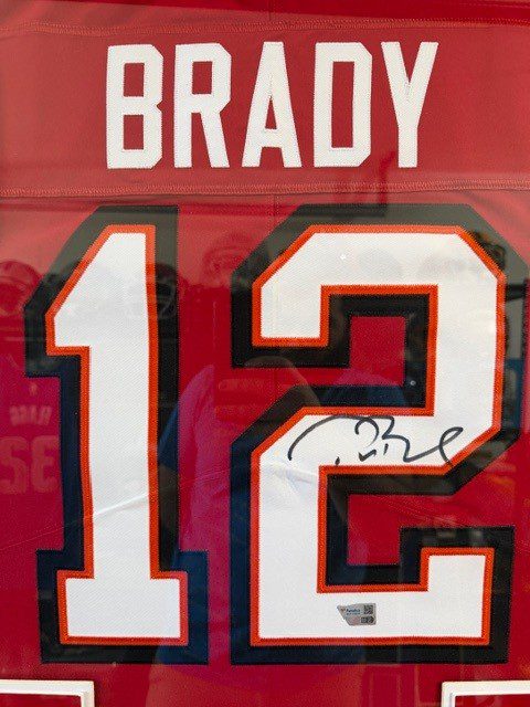Tom Brady Signed Nike Vapor Elite Framed Jersey Tampa Bay Buccaneers FANATICS - Image 9